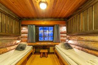 Дома для отпуска Kuukkeli Porakka Rooms Саариселькя Четырехместный номер эконом-класса с общей ванной комнатой-2