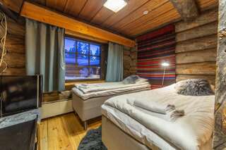 Дома для отпуска Kuukkeli Porakka Rooms Саариселькя Двухместный номер эконом-класса с 2 отдельными кроватями и общей ванной комнатой-4