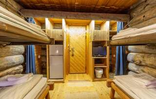 Дома для отпуска Kuukkeli Porakka Rooms Саариселькя Четырехместный номер эконом-класса с общей ванной комнатой-4