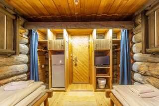 Дома для отпуска Kuukkeli Porakka Rooms Саариселькя Четырехместный номер эконом-класса с общей ванной комнатой-7